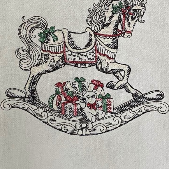 Festive Wreath & Christmas 
 TWO (2) Embroidered towels - Picture 2 of 3